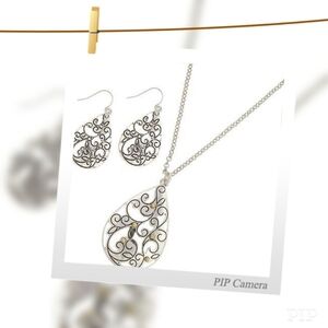 Gorgeous Teardrop Necklace Set